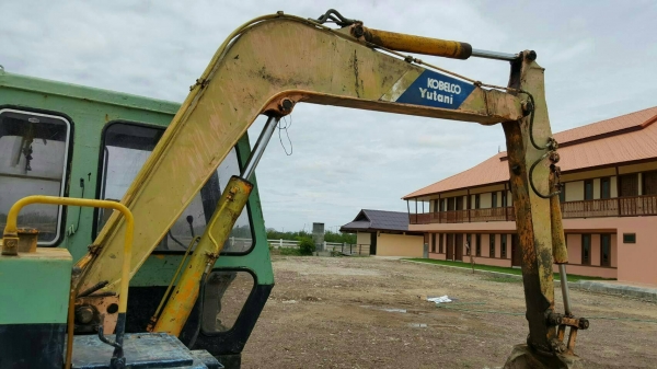 ขายรถแบคโฮkobe sko3-60  ซื้อเก่าญี่ปุ่นมาไม่ถึง 200 ชม.   ปั้มดีระบบทุกอย่างสมบูรณ์หมด