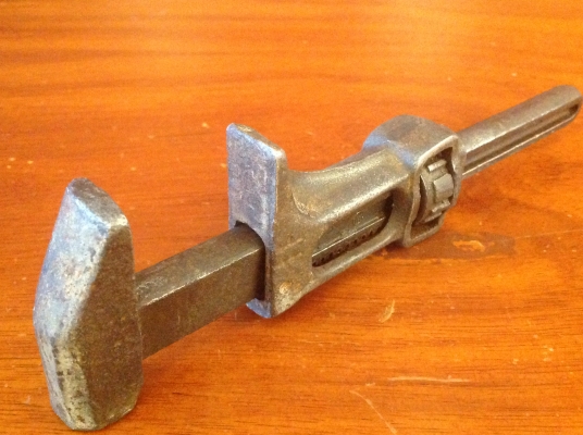 ขายประแจเลื่อนคอม้าหัวค้อนโบราณ งาน อังกฤษ 9"