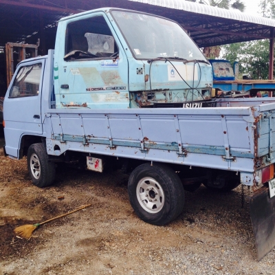 สี่ล้อเล็ก ISUZU 87 แรงม้า