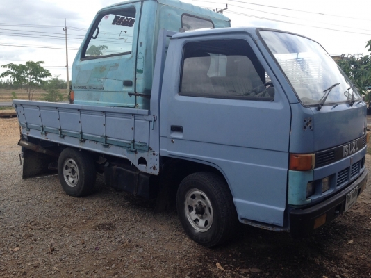 สี่ล้อเล็ก ISUZU 87 แรงม้า