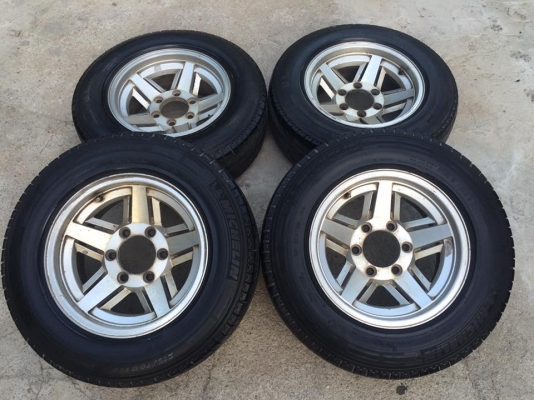 ขายล้อแม็กยี่ห้อ YACHIYODA ขอบ15 4ล้อ ราคา 6,000 บาท แถมยางเก่าไปด้วยพอใช้ แม็กกว้าง7นิ้ว ออฟ-10 6รู139.7 ใส่กระบะบรรทุก ใส่รถตู้ซิ่งๆ แข็งแรงทนทาน เอาไปปัดเอาสวย