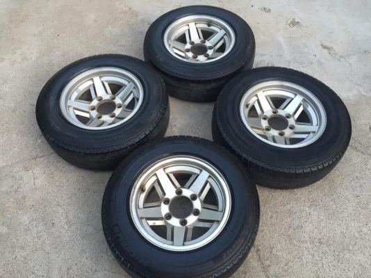 ขายล้อแม็กยี่ห้อ YACHIYODA ขอบ15 4ล้อ ราคา 6,000 บาท แถมยางเก่าไปด้วยพอใช้ แม็กกว้าง7นิ้ว ออฟ-10 6รู139.7 ใส่กระบะบรรทุก ใส่รถตู้ซิ่งๆ แข็งแรงทนทาน เอาไปปัดเอาสวย