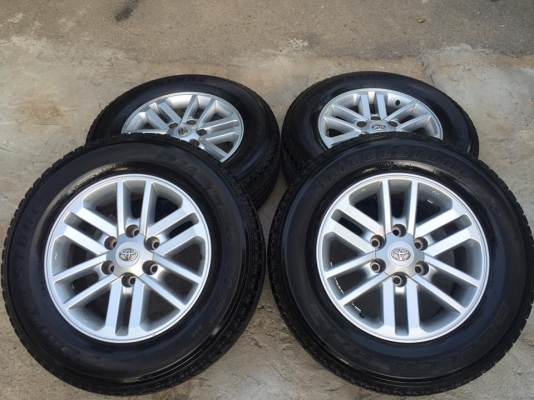 ขายล้อแม็ก Toyota Fortuner 4ล้อ ราคา 12,000 บาท ยางบริสโตน 255/65/17 สัปดาห์ 01 ปี14 ดอกยางดี  แม็กเดิมๆไม่มีซ่อม ไม่คด ไม่ดุ้ง สภาพสวยๆ