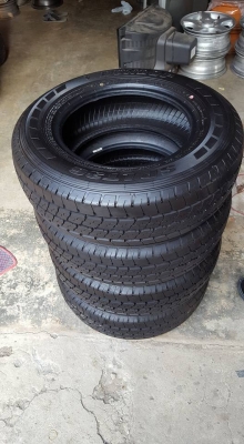 ขายยางถอดป้ายแดง ขอบ 15 ชุดละ 7,500 บาท ยางดันลอป ปี 16 215/70/15 ตุ้มหน้ายางครบ