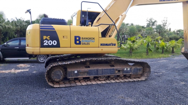 ขายด่วน!! Komatsu PC200-8 2,600 ชม.สภาพสวยมากค่ะ ขายด่วน!! Komatsu PC200-8 2,600 ชม.สภาพสวยมากค่ะ