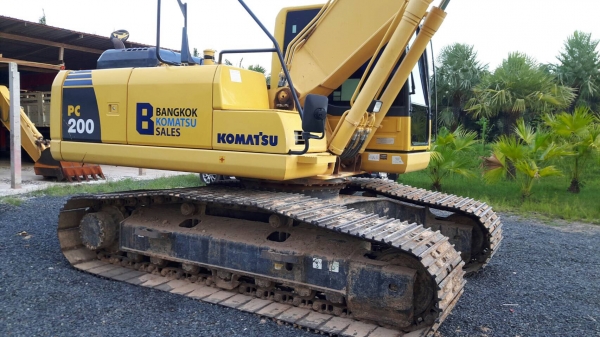 ขายด่วน!! Komatsu PC200-8 2,600 ชม.สภาพสวยมากค่ะ ขายด่วน!! Komatsu PC200-8 2,600 ชม.สภาพสวยมากค่ะ