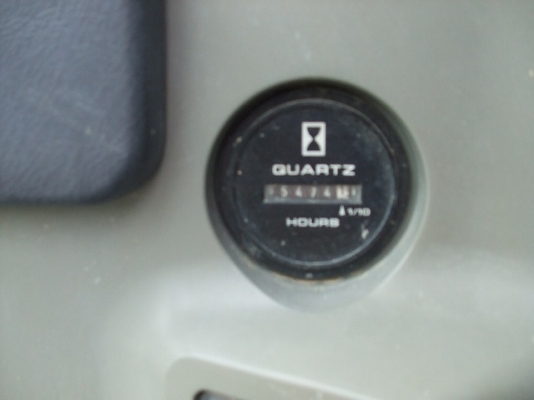 Kobelco SK135SR-1ES (YY04) มีใบมีดดัน แทรคเหล็กหุ้มก้อนยาง นำเข้าเองจากญี่ปุ่นโดยตรง