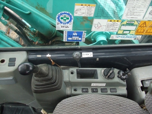 Kobelco SK135SR-1ES (YY04) มีใบมีดดัน แทรคเหล็กหุ้มก้อนยาง นำเข้าเองจากญี่ปุ่นโดยตรง