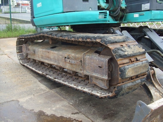 Kobelco SK135SR-1ES (YY04) มีใบมีดดัน แทรคเหล็กหุ้มก้อนยาง นำเข้าเองจากญี่ปุ่นโดยตรง