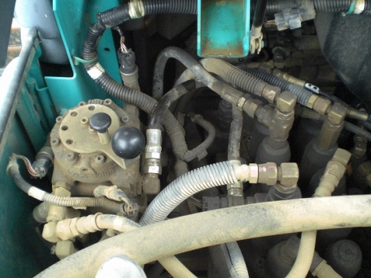 Kobelco SK135SR-1ES (YY04) มีไลน์หัวกระแทก แทรคเหล็กหุ้มก้อนยาง นำเข้าเองจากญี่ปุ่นโดยตรง