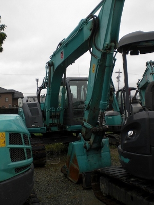 Kobelco SK135SR-1ES (YY04) มีไลน์หัวกระแทก แทรคเหล็กหุ้มก้อนยาง นำเข้าเองจากญี่ปุ่นโดยตรง