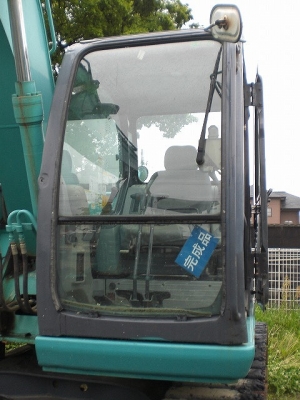 Kobelco SK135SR-1ES (YY04) มีไลน์หัวกระแทก แทรคเหล็กหุ้มก้อนยาง นำเข้าเองจากญี่ปุ่นโดยตรง