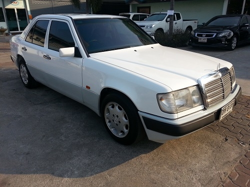 Benz 220e w124 ปี1993 เจ้าของขายเอง Benz 220e w124 ปี1993 เจ้าของขายเอง
