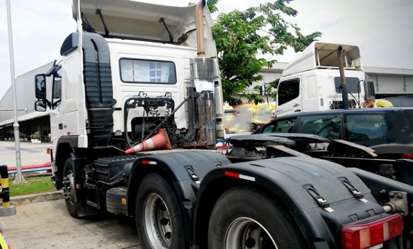 ขาย หัวลาก10ล้อ Volvo FM 13- 400 แรงม้า ปี 52 เกียร์ ออโต้ เพลาเดียว