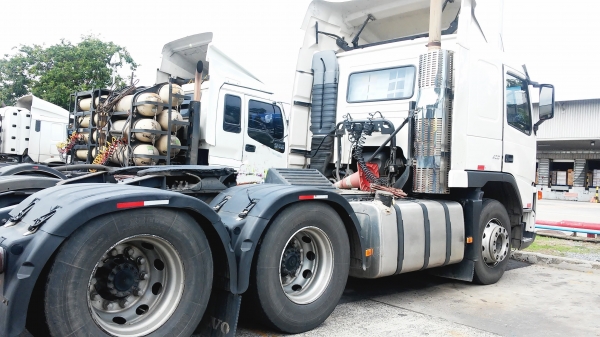 ขาย หัวลาก10ล้อ Volvo FM 13- 400 แรงม้า ปี 52 เกียร์ ออโต้ เพลาเดียว