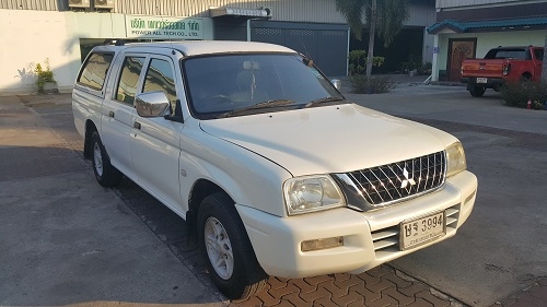 Mitsubishi strada 4ประตู ออโต้ ปี2003 ขายสด