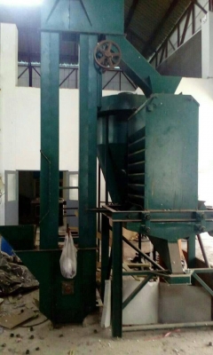 เครื่องสี สะพานลำเลียง เครื่องอัดเม็ดหัวอาหาร (ไลน์ผลิตหัวอาหาร) ขายเหมา 150,000.- ร้านวินิตรลาดหลุมแก้ว