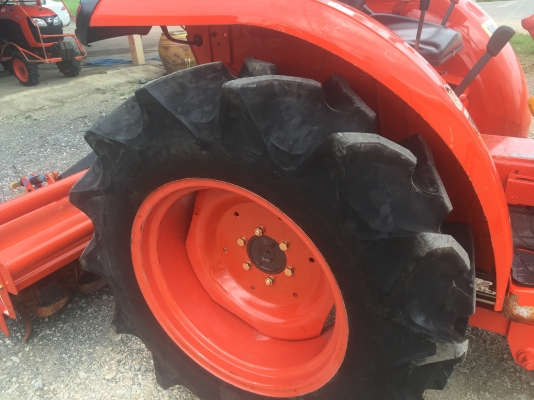 ขายรถไถคูโบต้า L3608 แรง พร้อม อุปกรณ์ รถสวยใช้งานน้อย เล่มทะเบียนพร้อมโอน.  ขายราคา 325000 บาท. สนใจโทร 0819136451. ดูภาพเพิ่มเติมทาง line :id bow6451. #บริการจัดส่งฟรีทั่วไทย