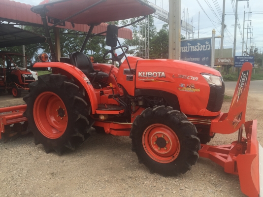 ขายรถไถคูโบต้า L3608 แรง พร้อม อุปกรณ์ รถสวยใช้งานน้อย เล่มทะเบียนพร้อมโอน.  ขายราคา 325000 บาท. สนใจโทร 0819136451. ดูภาพเพิ่มเติมทาง line :id bow6451. #บริการจัดส่งฟรีทั่วไทย