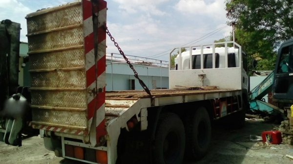 รถอีซูซุ 10 ล้อ ท้ายลาด FVZ 240 แรงม้า.  ปี 58. , ( รถวิ่ง 3x,xxx กม. )     สนใจติดต่อ  081 - 6079515