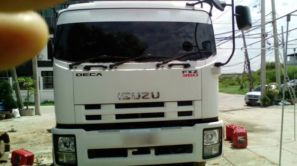 รถอีซูซุ 10 ล้อ ท้ายลาด FVZ 240 แรงม้า.  ปี 58. , ( รถวิ่ง 3x,xxx กม. )     สนใจติดต่อ  081 - 6079515