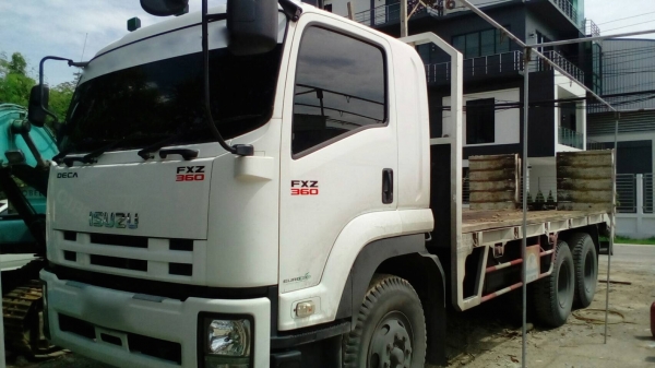 รถอีซูซุ 10 ล้อ ท้ายลาด FVZ 240 แรงม้า.  ปี 58. , ( รถวิ่ง 3x,xxx กม. )     สนใจติดต่อ  081 - 6079515