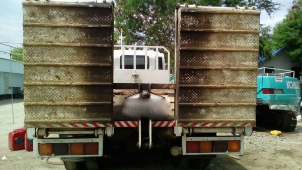 รถอีซูซุ 10 ล้อ ท้ายลาด FVZ 240 แรงม้า.  ปี 58. , ( รถวิ่ง 3x,xxx กม. )     สนใจติดต่อ  081 - 6079515