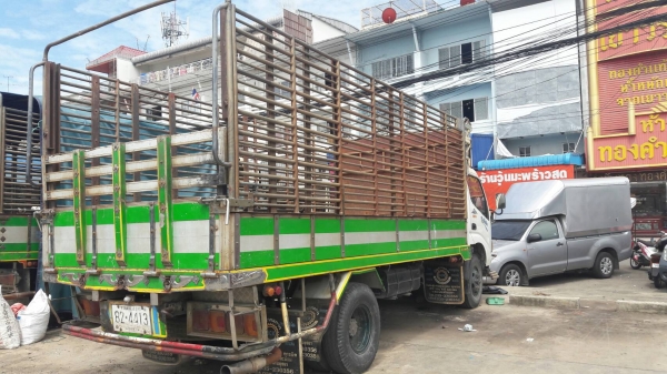 รถบรรทุก 6 ล้อ HINO ปี 47 เครื่อง 130 แรง ยาว 5 เมตร เทอร์โบ ราคา 425,000 บ.รถอยู่ตลาดไท