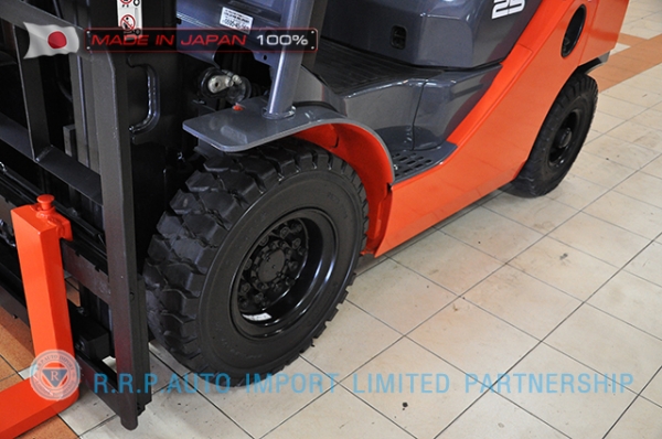 ขายรถโฟล์คลิฟท์มือสอง TOYOTA รุ่น 8FD25-30939 ราคา 495,000 บาท นำเข้าจากประเทศญี่ปุ่น 100\% ไม่เคยใช้งานในไทย