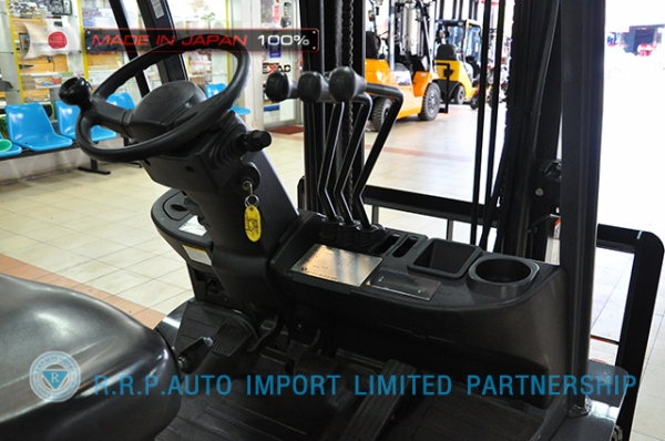 ขายรถโฟล์คลิฟท์มือสอง TOYOTA รุ่น 8FD25-30939 ราคา 495,000 บาท นำเข้าจากประเทศญี่ปุ่น 100\% ไม่เคยใช้งานในไทย