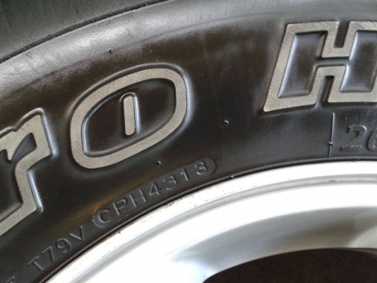 ขอบ16นิ้ว6รู อีซูสุ พร้อมยาง สวยๆ ชุดละ 5500 บาท