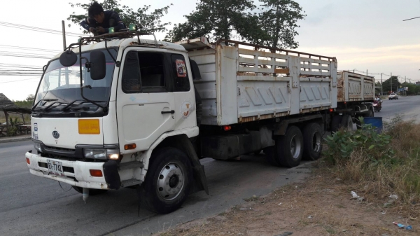 ขายรถพ่วงแม่ลูก ดรั้มแม่ดรั้มลูก นิสสันยูดี 260 แรง ยางใหม่ 18 เส้น กระบะสามมิต ลอนเฉียง รถใช้งาน เอกสารพร้อมโอน เจ้าของขายเอง มี 2 พ่วง 0811838154