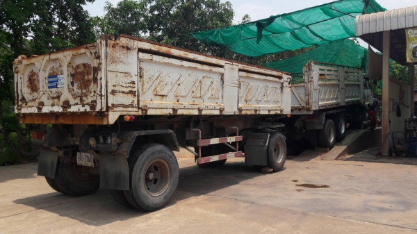 ขายรถพ่วงแม่ลูก ดรั้มแม่ดรั้มลูก นิสสันยูดี 260 แรง ยางใหม่ 18 เส้น กระบะสามมิต ลอนเฉียง รถใช้งาน เอกสารพร้อมโอน เจ้าของขายเอง มี 2 พ่วง 0811838154