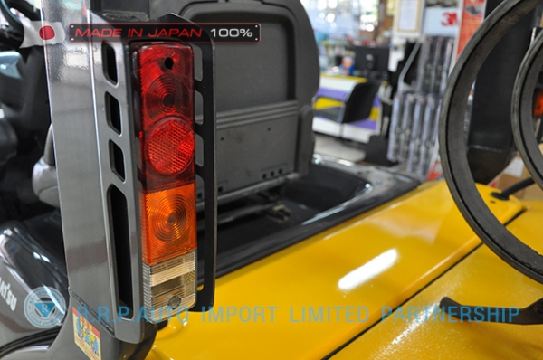 ขายรถโฟล์คลิฟท์มือสอง KOMATSU รุ่น FG25HT-583201 ราคา 325,000 บาท นำเข้าจากประเทศญี่ปุ่น 100\% ไม่เคยใช้งานในไทย