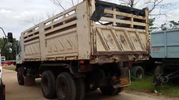 ขายรถบรรทกุ ISUZU เครื่อง 270 แรง ปี 49 กระบะดัมพ์สามมิตร มีระบบลากพ่วง