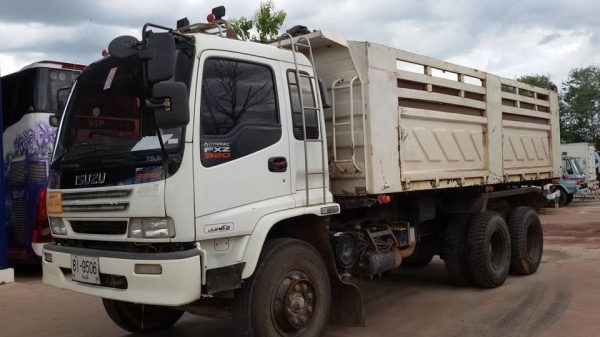 ขายรถบรรทกุ ISUZU เครื่อง 270 แรง ปี 49 กระบะดัมพ์สามมิตร มีระบบลากพ่วง
