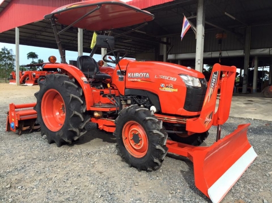 ขายรถไถคูโบต้า L3608 แรง พร้อม อุปกรณ์ รถสวยใช้งานน้อย เล่มทะเบียนพร้อมโอน.  ขายราคา 325000 บาท. สนใจโทร 0819136451. ดูภาพเพิ่มเติมทาง line :id bow6451. #บริการจัดส่งฟรีทั่วไทย