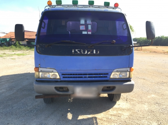 รถอีซูซุ 6 ล้อ บรรทุกน้ำมัน NQR 150 แรงม้า.  ปี 48.     สนใจติดต่อ  081 - 6079515