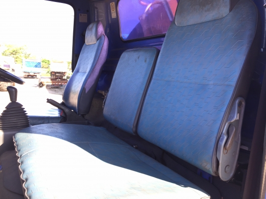 รถอีซูซุ 6 ล้อ บรรทุกน้ำมัน NQR 150 แรงม้า.  ปี 48.     สนใจติดต่อ  081 - 6079515