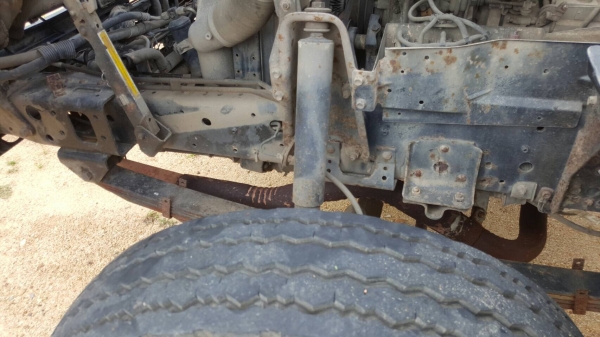 รถอีซูซุ 6 ล้อ บรรทุกน้ำมัน NQR 150 แรงม้า.  ปี 48.     สนใจติดต่อ  081 - 6079515