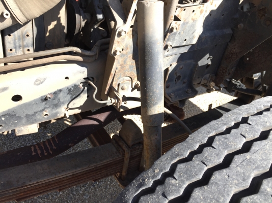 รถอีซูซุ 6 ล้อ บรรทุกน้ำมัน NQR 150 แรงม้า.  ปี 48.     สนใจติดต่อ  081 - 6079515