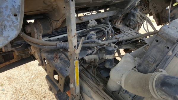 รถอีซูซุ 6 ล้อ บรรทุกน้ำมัน NQR 150 แรงม้า.  ปี 48.     สนใจติดต่อ  081 - 6079515