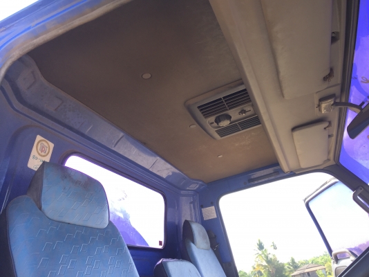 รถอีซูซุ 6 ล้อ บรรทุกน้ำมัน NQR 150 แรงม้า.  ปี 48.     สนใจติดต่อ  081 - 6079515