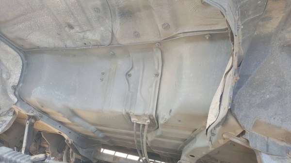 รถอีซูซุ 6 ล้อ บรรทุกน้ำมัน NQR 150 แรงม้า.  ปี 48.     สนใจติดต่อ  081 - 6079515