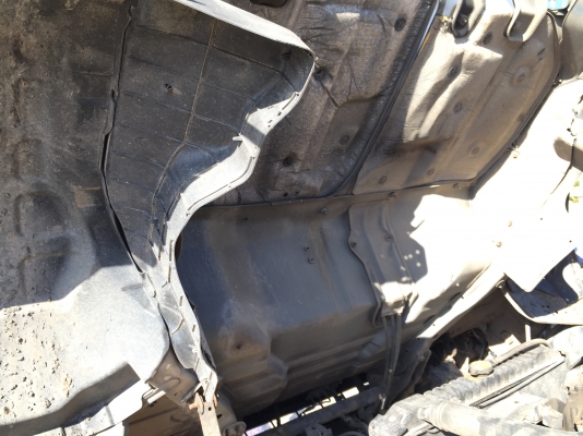 รถอีซูซุ 6 ล้อ บรรทุกน้ำมัน NQR 150 แรงม้า.  ปี 48.     สนใจติดต่อ  081 - 6079515