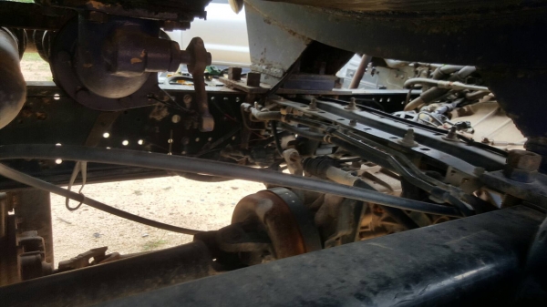 รถอีซูซุ 6 ล้อ บรรทุกน้ำมัน NQR 150 แรงม้า.  ปี 48.     สนใจติดต่อ  081 - 6079515