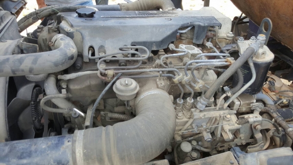 รถอีซูซุ 6 ล้อ บรรทุกน้ำมัน NQR 150 แรงม้า.  ปี 48.     สนใจติดต่อ  081 - 6079515