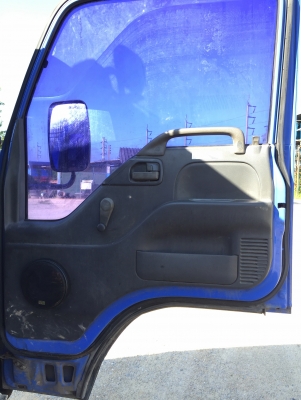 รถอีซูซุ 6 ล้อ บรรทุกน้ำมัน NQR 150 แรงม้า.  ปี 48.     สนใจติดต่อ  081 - 6079515