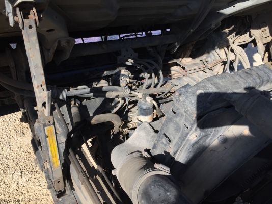 รถอีซูซุ 6 ล้อ บรรทุกน้ำมัน NQR 150 แรงม้า.  ปี 48.     สนใจติดต่อ  081 - 6079515