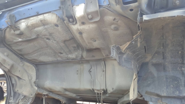 รถอีซูซุ 6 ล้อ บรรทุกน้ำมัน NQR 150 แรงม้า.  ปี 48.     สนใจติดต่อ  081 - 6079515